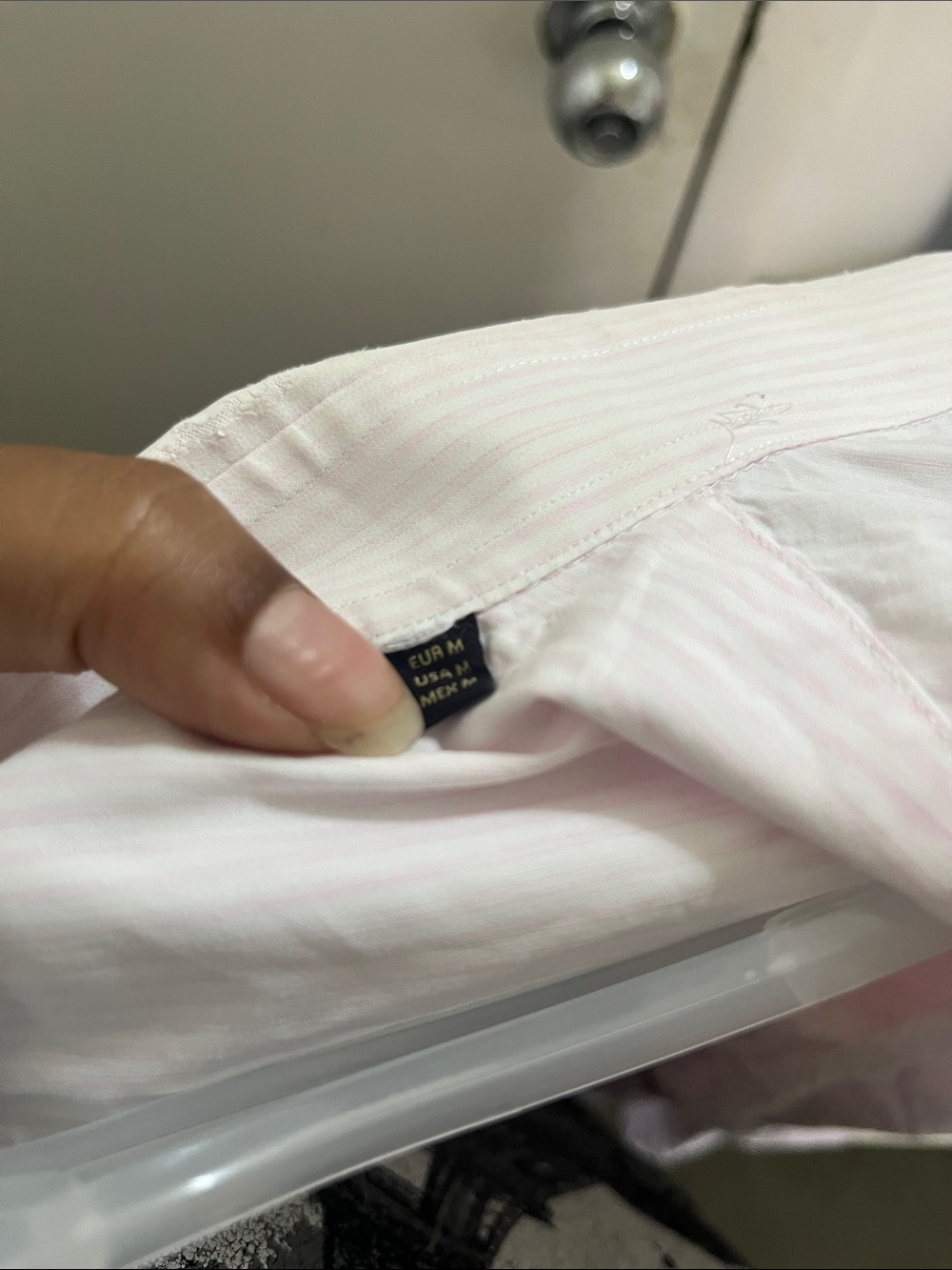 Massimo Dutti Mens Dress Shirt in Light Pink Stripe with Classic Collar - Picture 6 of 6